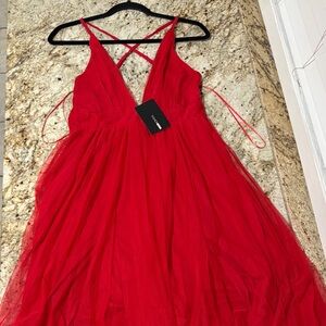 Fashion Nova Red Tulle V-Neck Crisscross Strap Prom Dress